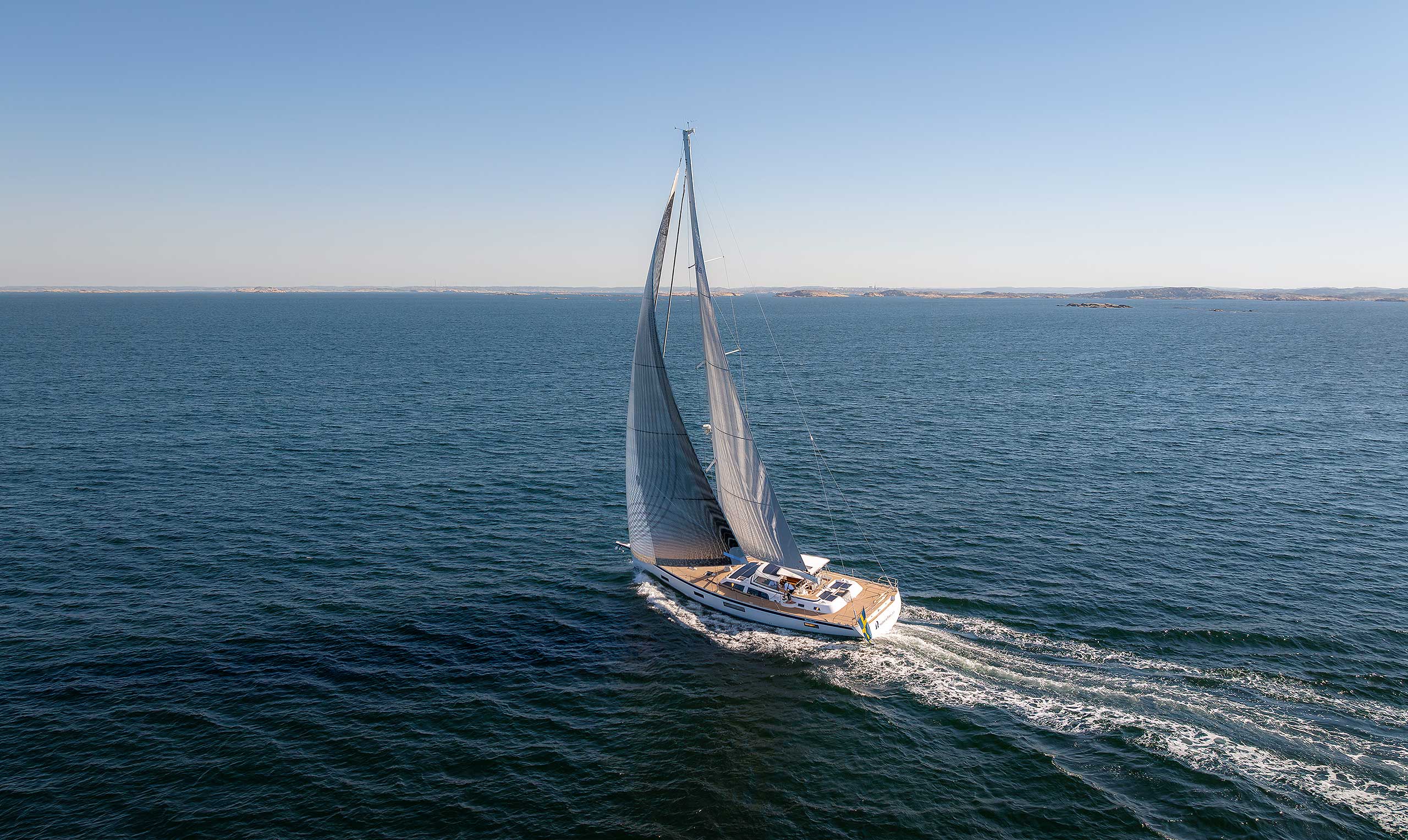 Luxury yacht Hallberg-Rassy 69 for sale