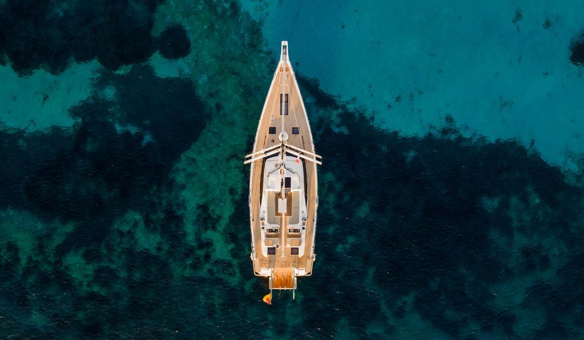 Buy luxury super yacht - Oyster Yachts Oyster 565